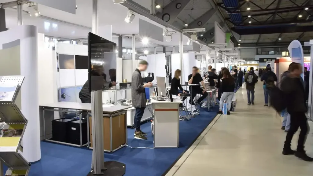 چطور نیروی مناسب برای غرفه داری پیدا کنیم؟ 3 چطور نیروی مناسب برای غرفه داری پیدا کنیم؟