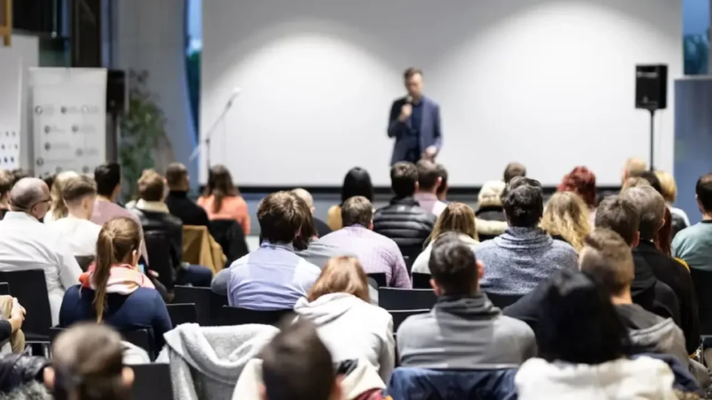 خدمات برگزاری همایش و سمینار از 0 تا 100 4 خدمات برگزاری همایش و سمینار