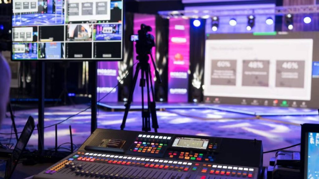 اجاره تجهیزات همایش و کنفرانس و سمینار (صوتی، تصویری و ترجمه) 3 اجاره تجهیزات همایش و کنفرانس و سمینار