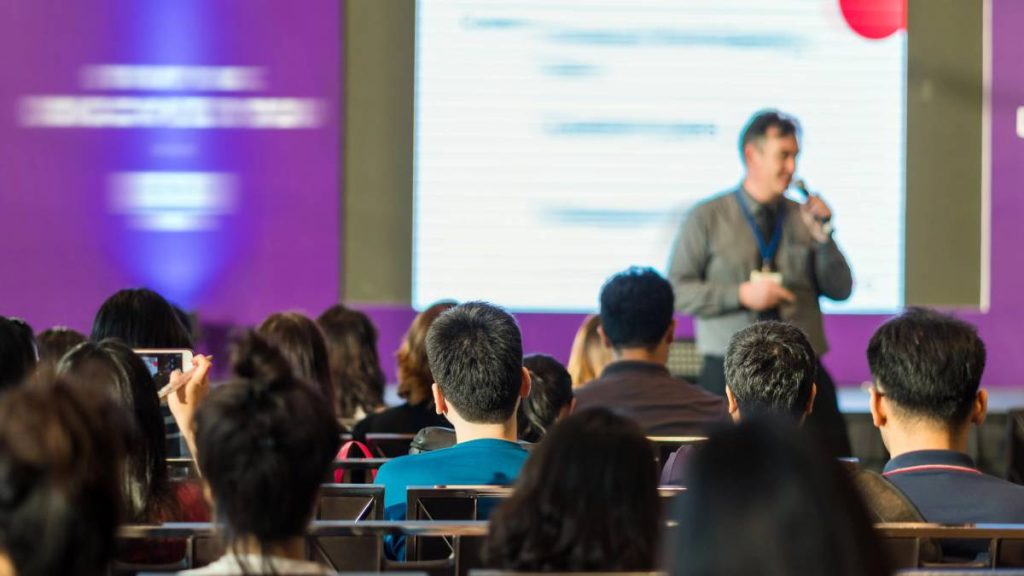 تفاوت کنفرانس و همایش در چیست؟ 4 تفاوت کنفرانس و همایش