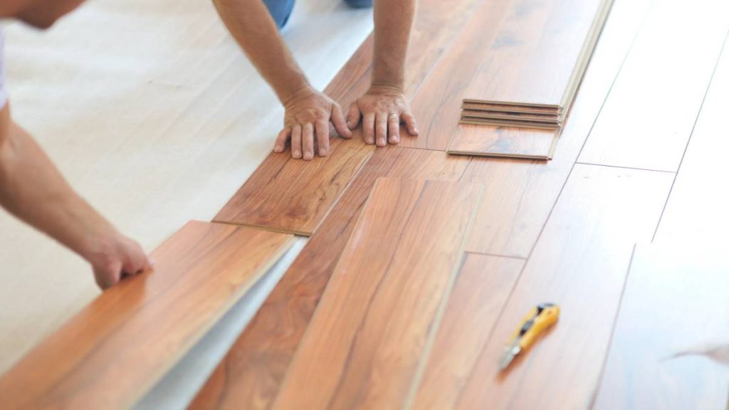 کف سازی غرفه نمایشگاهی: انواع کفپوش و نکات اجرایی 3 کف سازی غرفه