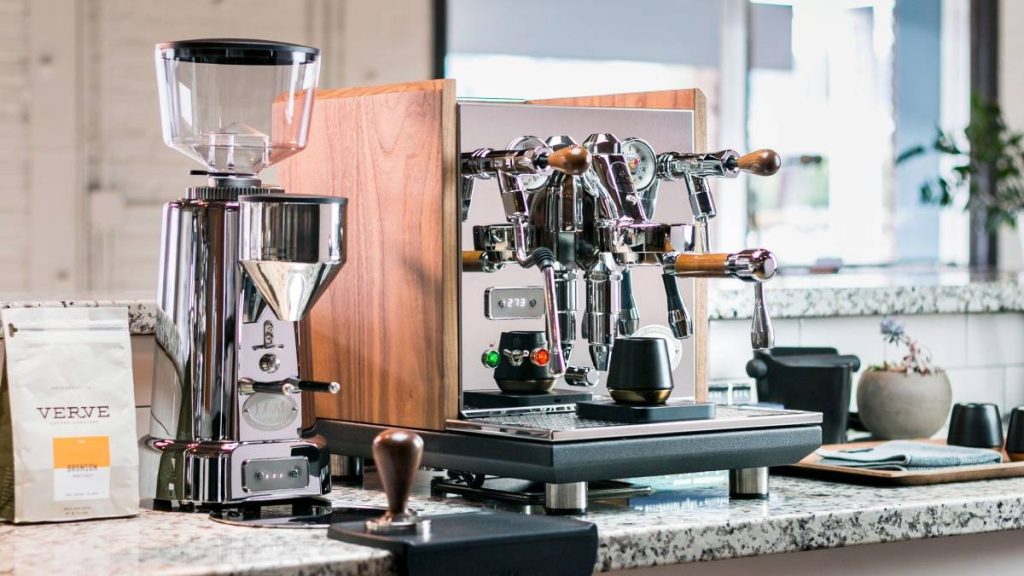 اجاره دستگاه اسپرسوساز صنعتی و باریستا برای کافه بار غرفه 2 اجاره دستگاه اسپرسوساز