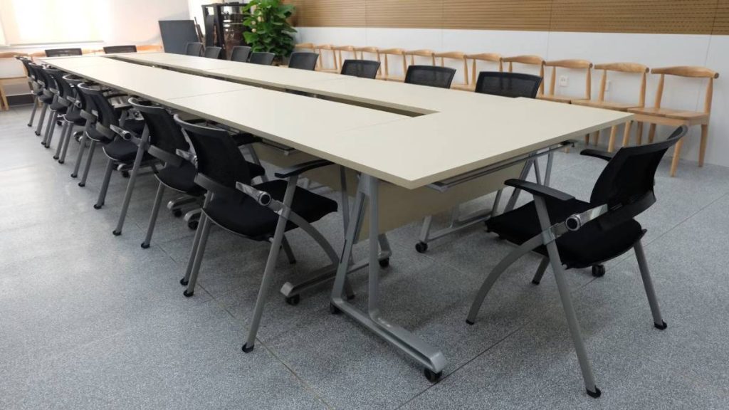 پکیج های اختصاصی اجاره میز و صندلی کنفرانسی و تجهیزات پذیرایی 5 اجاره میز و صندلی کنفرانسی