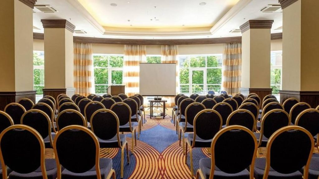 راهنمای تخصصی انتخاب و اجاره سالن برگزاری همایش در تهران 2 اجاره سالن برگزاری همایش