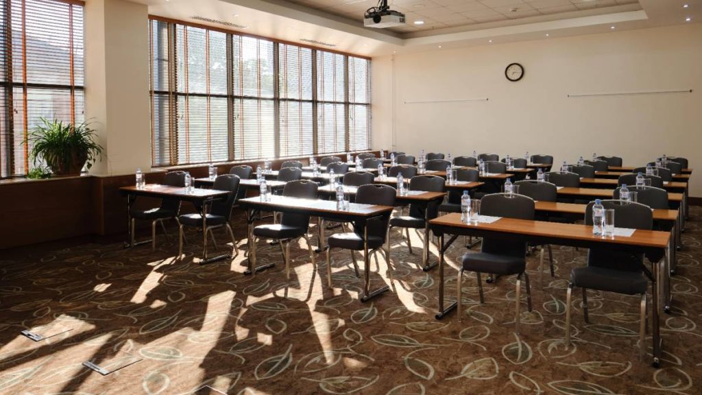 راهنمای تخصصی انتخاب و اجاره سالن برگزاری همایش در تهران 4 اجاره سالن برگزاری همایش